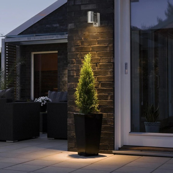 applique murale extérieure en acier